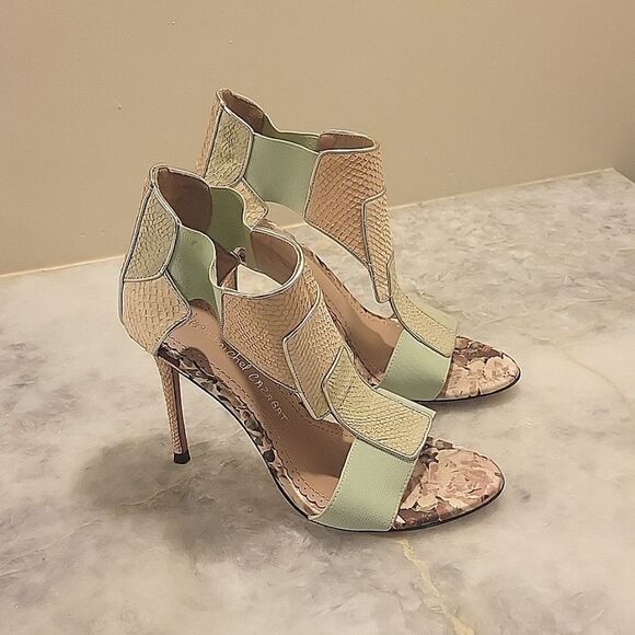 NEW Jean Michel Cazabat Octavia Stiletto Heel T Strap Sandals Snakeskin Nude 6.5 - Picture 2 of 13